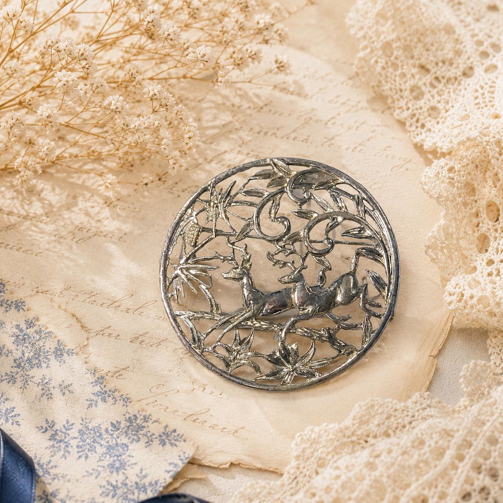 Sarah Coventry Deer Stag Brooch Silver Tone Woodland Filigree Round Vintage‎
